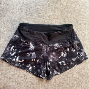 LULULEMON Speed Up Shorts Black White Roses Flowers Athletic Running Size 6
